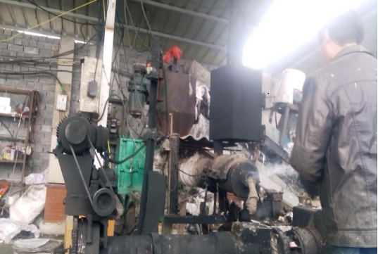 【煒林納】山東一廢舊塑料顆粒非法加工點被關(guān)停